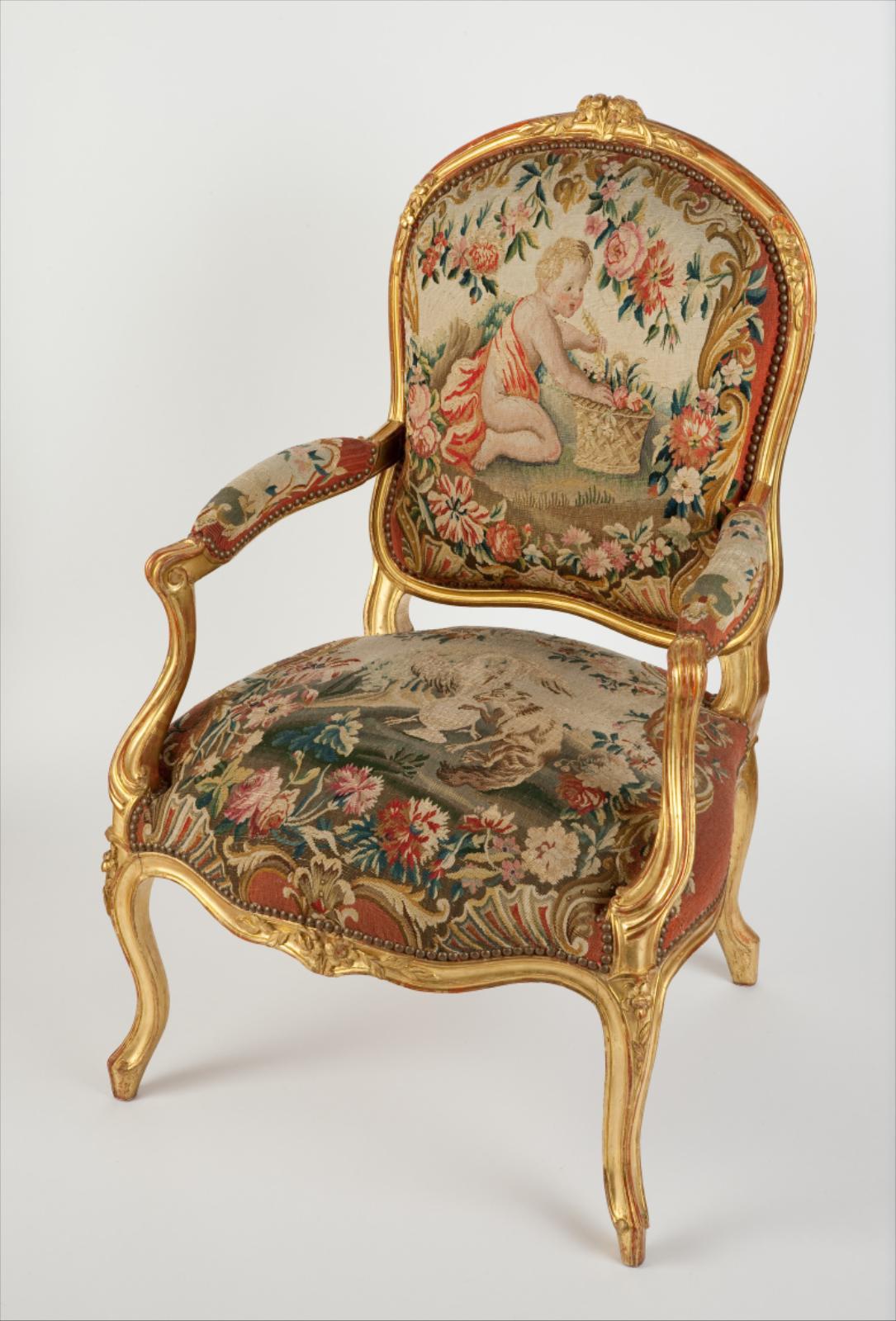 Fauteuil à la reine, garniture de tapisserie aux Fables de La Fontaine "Le Renard et la Cigogne"